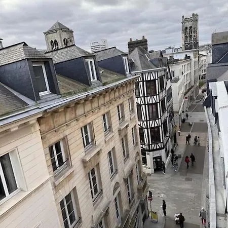 Vieux Marche - 1er Etage Rue Апартаменты *